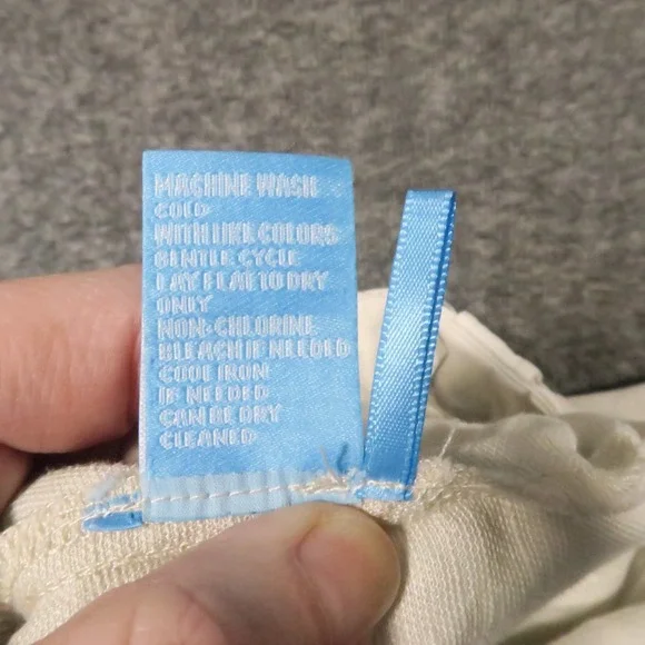 J McLaughlin Pleated Shorts Women 8 Beige Linen Lyocell High Rise Preppy Coastal - Picture 10 of 10